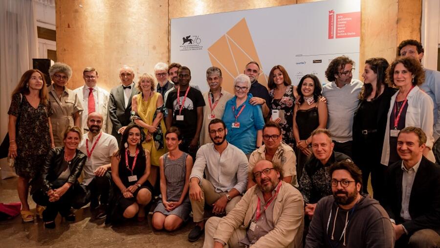 يوفر مركز السينما العربية لصناع السينما العربية، نافذة احترافية للتواصل مع صناعة السينما في أنحاء العالم