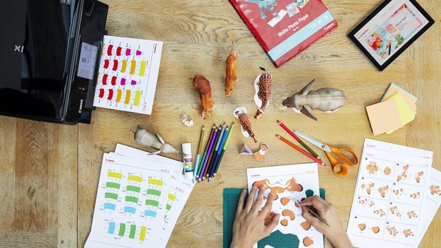 تقدم المنصة العديد من مقاطع الفيديو التعليمية الملهمة للمساعدة على اكتساب المهارات والتقنيات الجديدة خلال هذه الفترة الاستثنائية