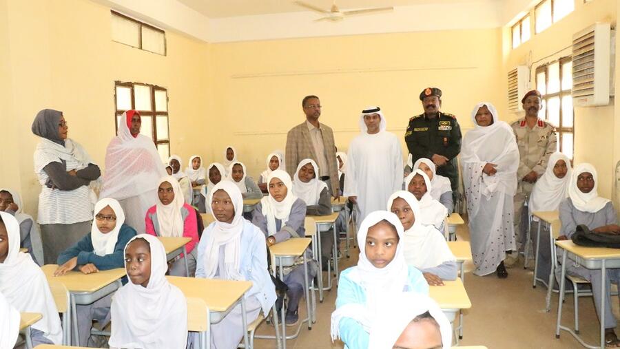 صندوق أبوظبي للتنمية يستكمل توريد الشحنة الثالثة من المستلزمات التعليمية لـ 400 ألف طالب في السودان