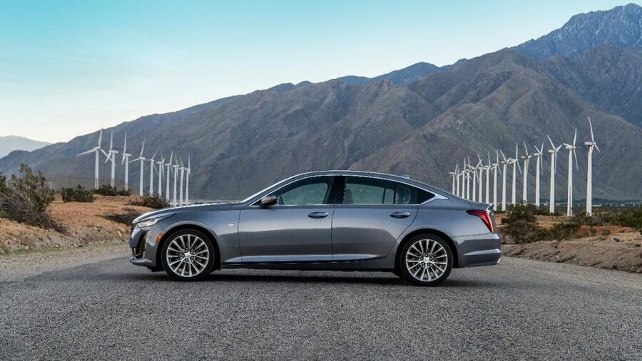 كاديلاك تطرح أول سيارة CT5 في الشرق الأوسط