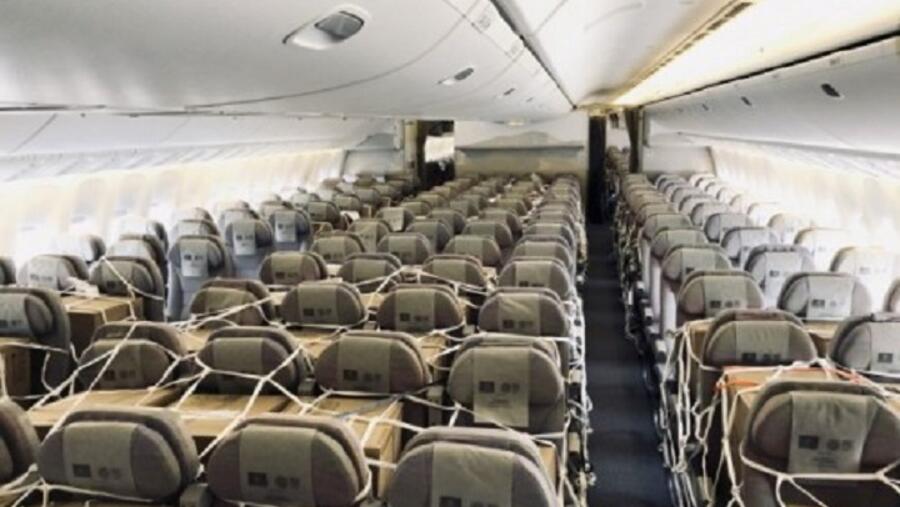 تستخدم الناقلة حالياً 11 طائرة شحن من طراز البوينج 777 التي توفر حمولة شحن تصل إلى نحو 100 طن على كل رحلة