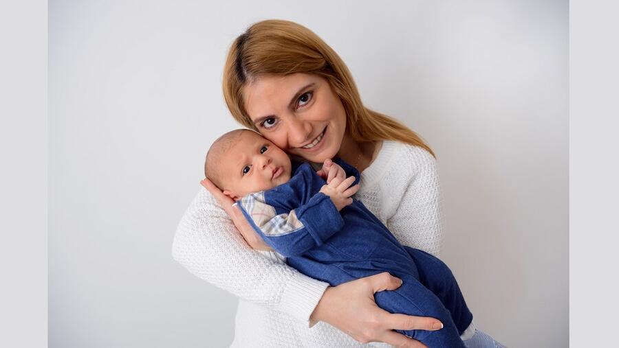 كيف تواجه الأمهات الجدد والنساء الحوامل تحديات الصحة النفسية خلال الوباء؟