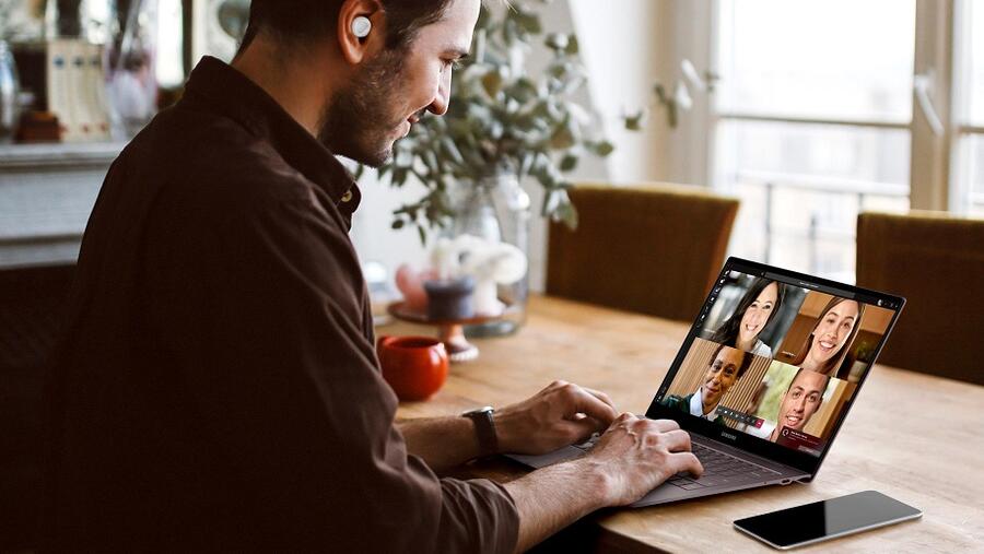 يمكن لمستخدمي سبوتيفي الآن الاستماع إلى أغنياتهم المفضلة من قائمة الموسيقى المخصصة على Galaxy Buds بنقرة واحدة.