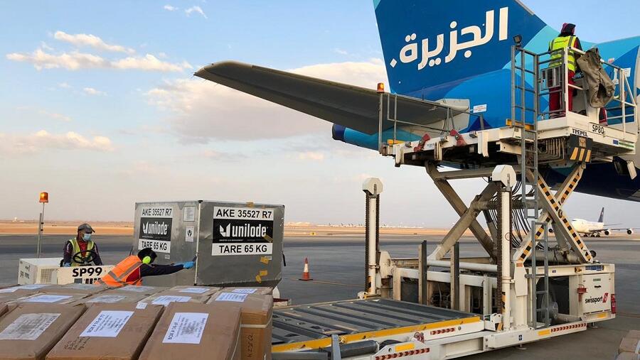 عودة أكثر من 6800 مواطن على حوالي 60 رحلة إجلاء شغلتها طيران الجزيرة ضمن جهود الدولة لإعادة جميع العالقين خارج البلاد 