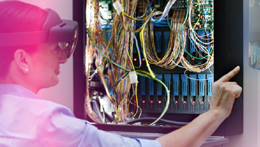 تم إطلاق المركز بالتعاون مع أبرز القادة والأكاديميات الرائدة في هذا المجال بهدف تسريع التحول الرقمي ، وبناء تحالفات تعزز من مسؤولية الابتكار ، وتقديم مبادرات تعنى برفع مستوى المهارات ، فضلاً عن معالجة شؤون الاستدامة والتحديات المجتمعية