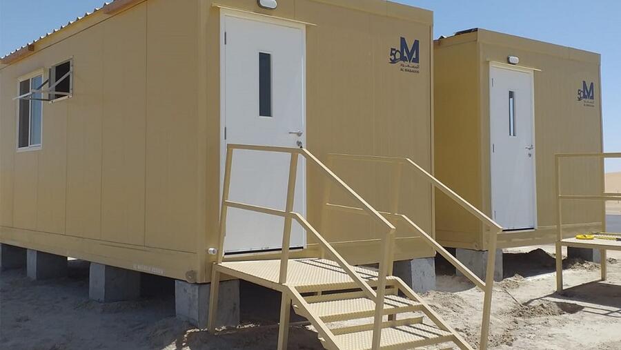 قامت الشركة أيضاً بتصميم وتصنيع وحدة تعقيم ذاتية لتعقيم كامل الجسم ووضعه عند مدخل المرفق.