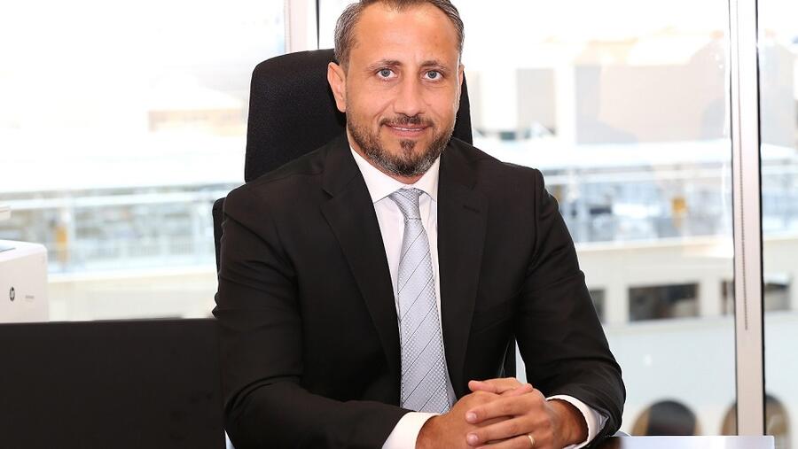 مالية عجمان توقع اتفاقية شراكة مع الأنصاري للصرافة لتحصيل الرسوم الحكومية  