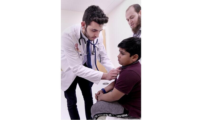 أول مقرر جامعي اختياري في قطر حول الأمراض المعدية لتدريب الطلاب على الصمود في الصفوف الأمامية وتعلّم إدارة الشؤون الصحية من غرفة التحكّم