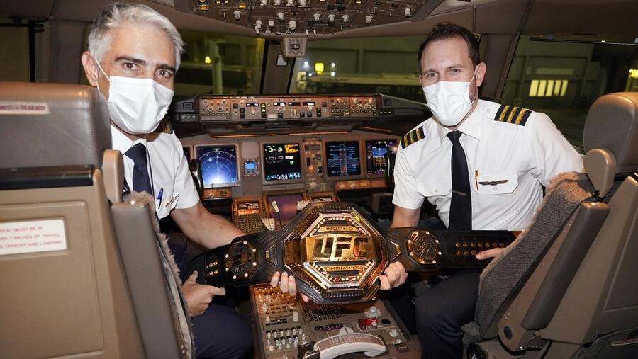 الاتحاد للطيران تنقل اللاعبين والفريق الإداري في بطولة UFC إلى جزيرة النزال ™في أبوظبي