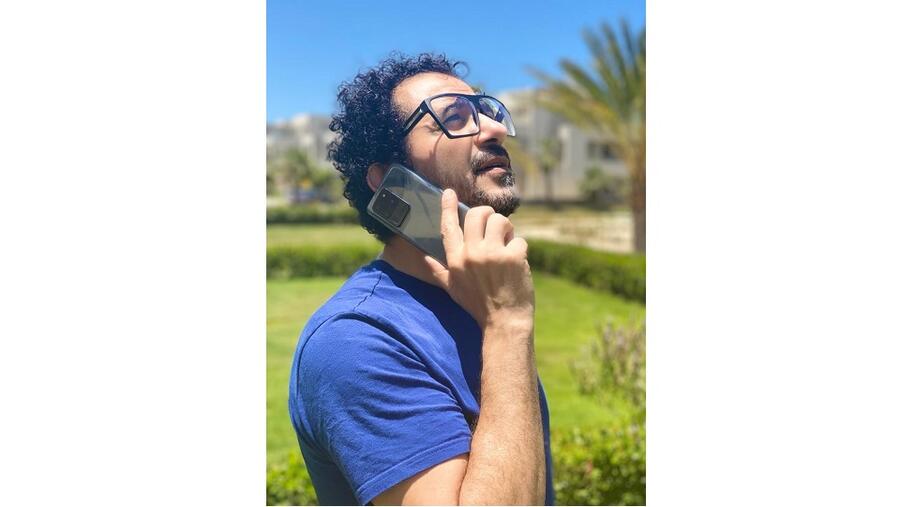 يعتبر أحمد حلمي أحد أهم الشخصيات المؤثرة في المنطقة حيث سيبدأ مهمته التمثيلية مع هاتف Galaxy S20 Ultra