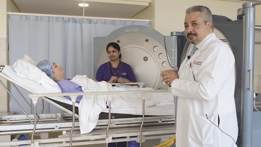 4000 جلسة علاجية بتقنية الأوكسجين عالي الضغط ينجزها مستشفى الزهراء بدبي