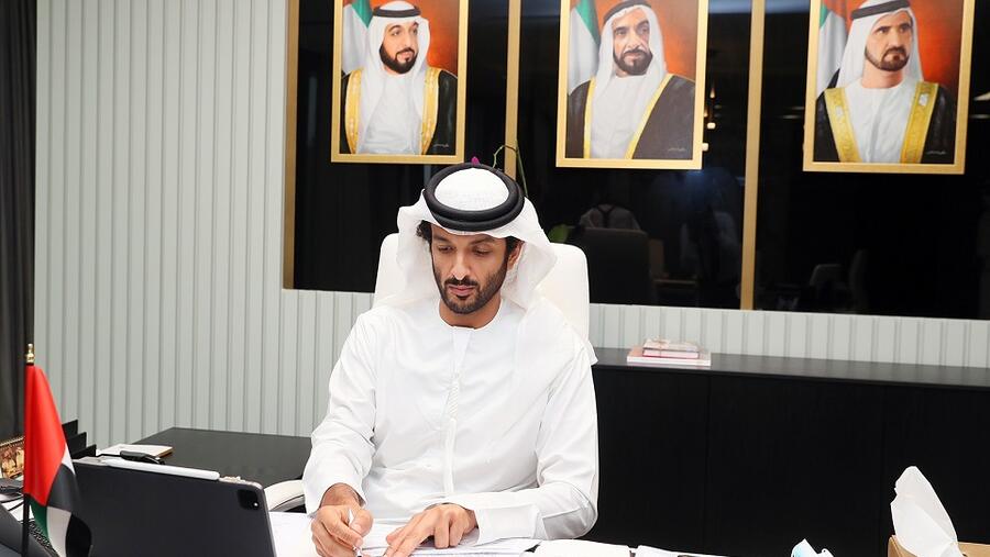 وزير الاقتصاد يستعرض مخرجات أعمال اللجنة المؤقتة للتعامل مع آثار فيروس كورونا على الاقتصاد الوطني