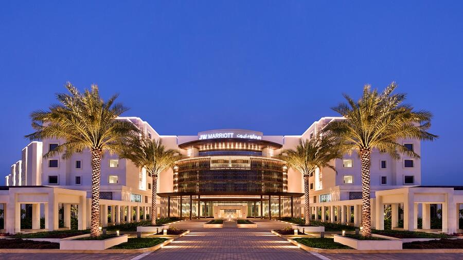 فندق جي دبليو ماريوت مسقط يُعيد استقبال ضيوفه لاغتنام اللحظة واستكشاف تجارب مميزة تغذي الذهن والروح  