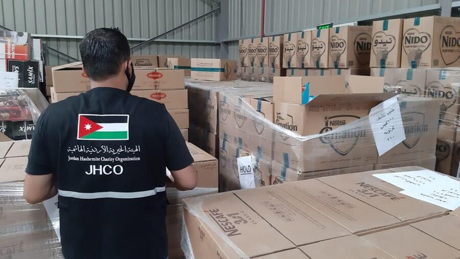 نستله تقدم الدعم لصندوق اغاثة وزارة الصحة الأردني وتدعم 2100 عائلة في الأردن عبر التبرع ب 270 ألف حصة من الأغذية والمشروبات و90 ألف لتراً من المياه