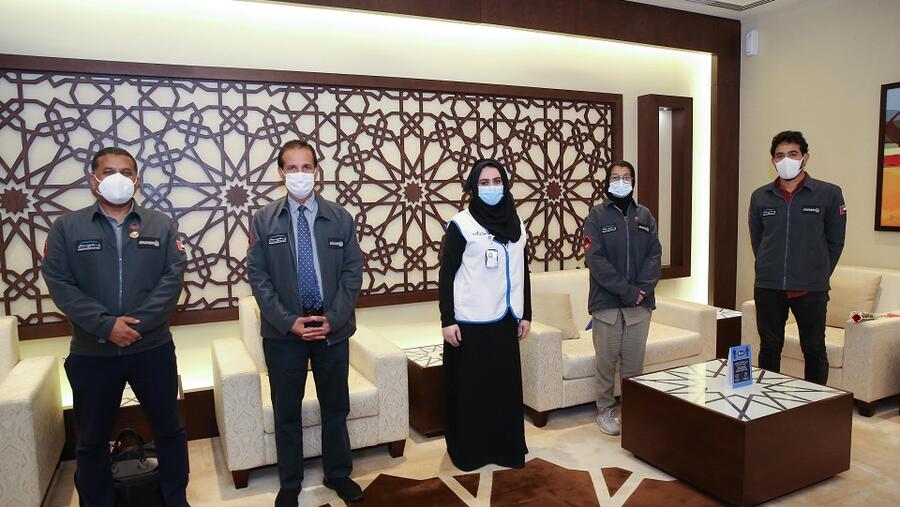 مطار أبوظبي الدولي يستقبل وفد وكالة الإمارات للفضاء المشارك في مسبار الأمل بعد إنجاز مهامه في اليابان