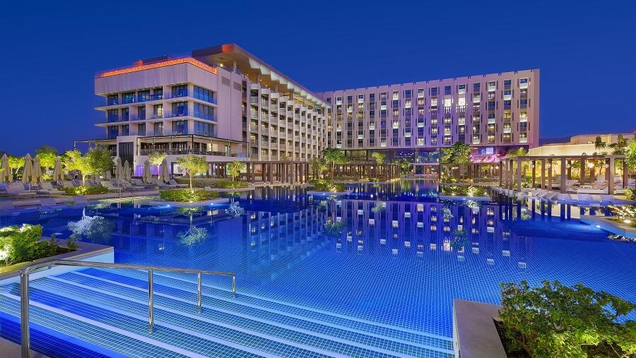 فندق W مسقط يقدم لضيوفه برامج ترفيهية متنوعة لتجديد النشاط خلال فصل الصيف