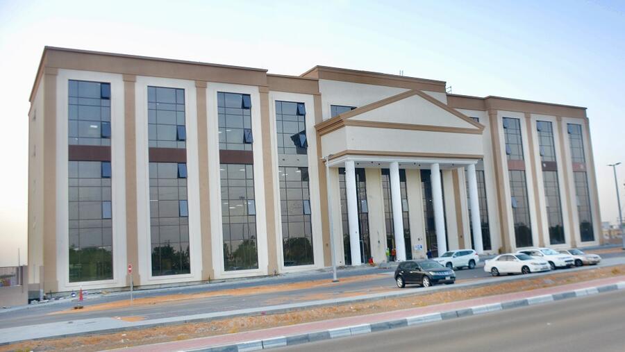 جامعة أبوظبي تقدم منحاً دراسية للطلبة المتفوقين في مدينة العين