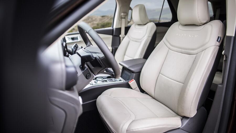 فورد تبتكر حلاً مريحاً لآلام الظهر بمقاعد أنيقة ومريحة في سيارة إكسبلورر الجديدة كلياً