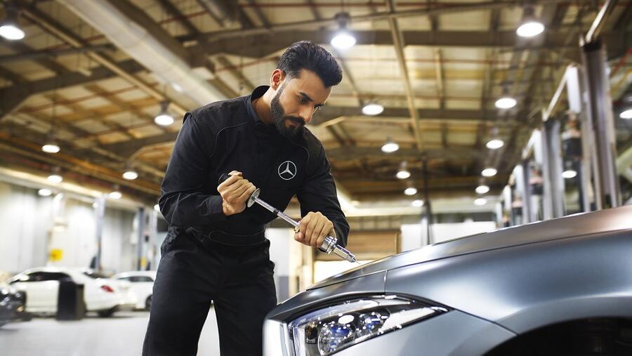 مرسيدس بنز عُمان تتيح لعملائها الفرصة للحفاظ على رونق وأناقة سياراتهم من خلال تقنية SmallRepair