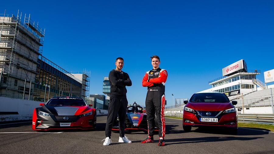 نجم كرة القدم إيدن هازرد يختبر قوة سيارات نيسان الكهربائية