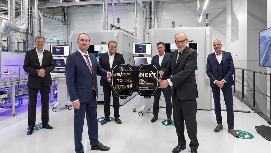 قوة الابتكار في ولاية بافاريا السفلى: إنتاج مكونات ذات جودة عالية لسيارات BMW iNEXT في مصنع لاندسهوت