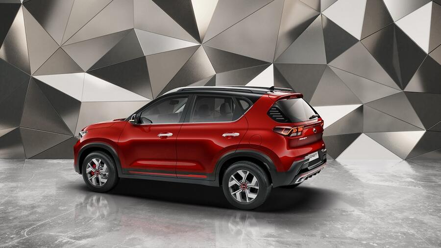 سيارة سونيت توفر طراز ديزل بناقل سرعة أتوماتيكي بست سرعات، هو الأول في فئته، إلى جانب خيارات متنوعة من مجموعات نقل الحركة