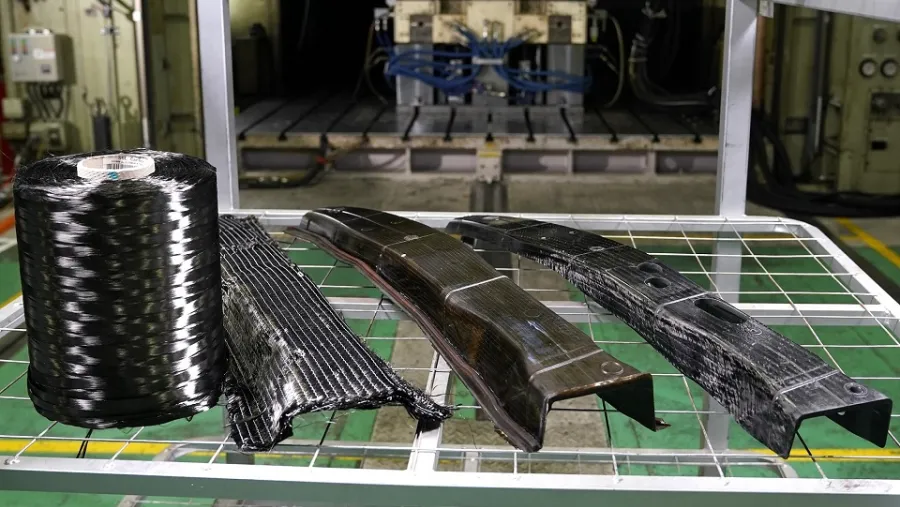 Nissan Achieves Breakthrough in Carbon Fiber Parts Production
