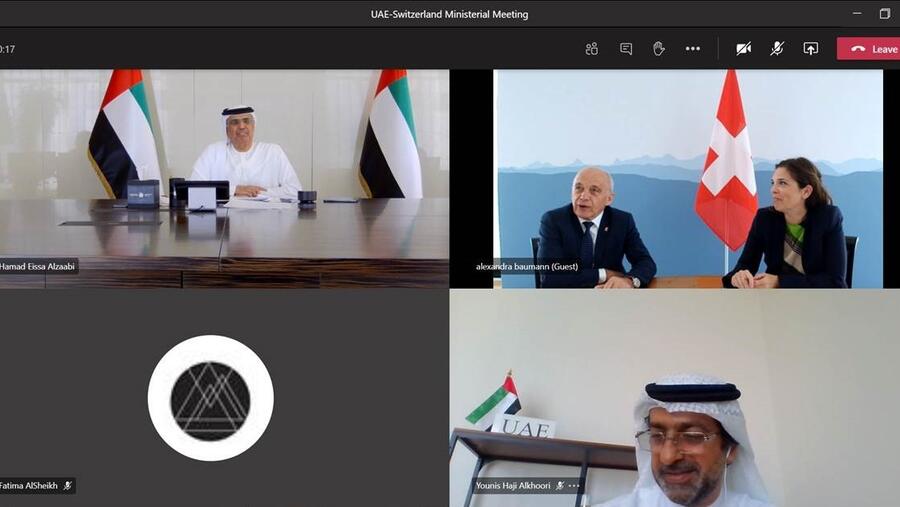 معالي عبيد حميد الطاير يجتمع مع وزير المالية السويسري