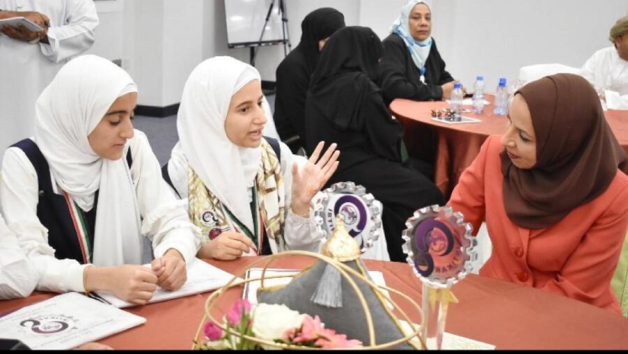 البنك الوطني العُماني يحتفي بيوم الشباب العُماني عبر تكريم الطالبة العُمانية الفائزة بالميدالية البرونزية في أولمبياد كوريا للشباب لعام 2020