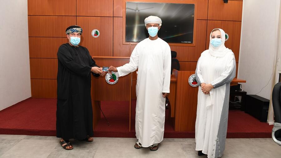 Oman Oil Marketing Company Donates Fuel Card Vouchers To Medical Volunteers Fighting COVID-19