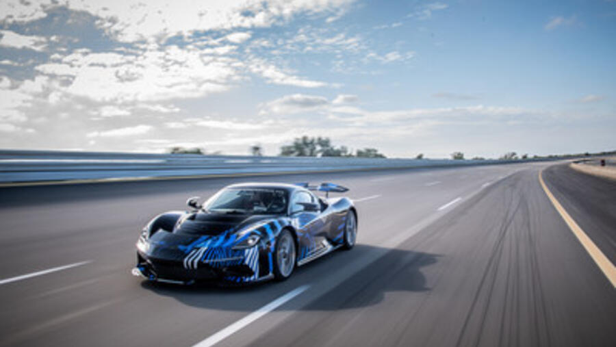 أكملت Automobili Pininfarina Battista الجديدة أولى اختبارات السرعة العالية والقيادة في مركز Nardò التقني في إيطاليا