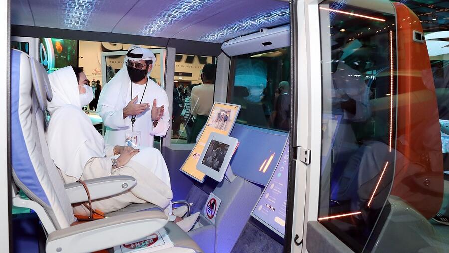 "اتصالات" تعرض الحلول المستقبلية في قطاع النقل والتجزئة الذكية