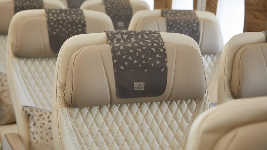 طيران الإمارات ترتقي بتجربة طائرة A380 إلى آفاق جديدة