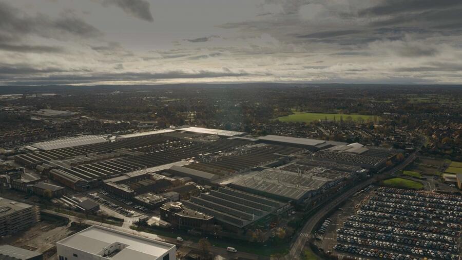Bentley Motors تحتفل بافتتاح حرمها الجديد الذي يرسي الأسس لاستراتيجية Beyond100