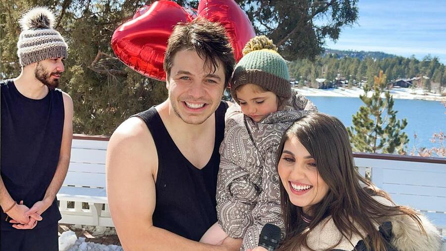 عائلة أنس وأصالة تجمع تبرعات لأكثر من 1000 أسرة لاجئة عبر تحدي #ابقونا_دافئين على منصة يوتيوب بالتعاون مع المفوضية السّامية للأمم المتحدة لشؤون اللاجئين