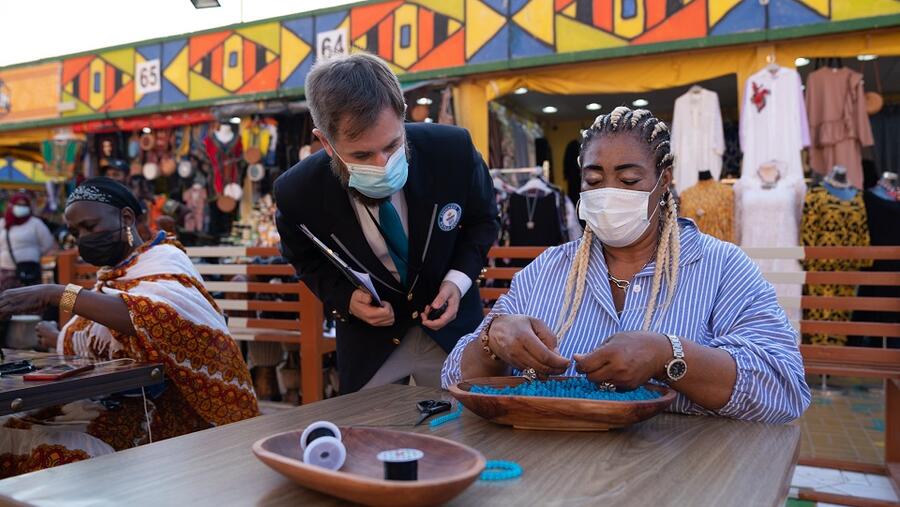 القرية العالمية تحقق الرقم القياسي 15 في غينيس للأرقام القياسية بالتعاون مع جناح أفريقيا