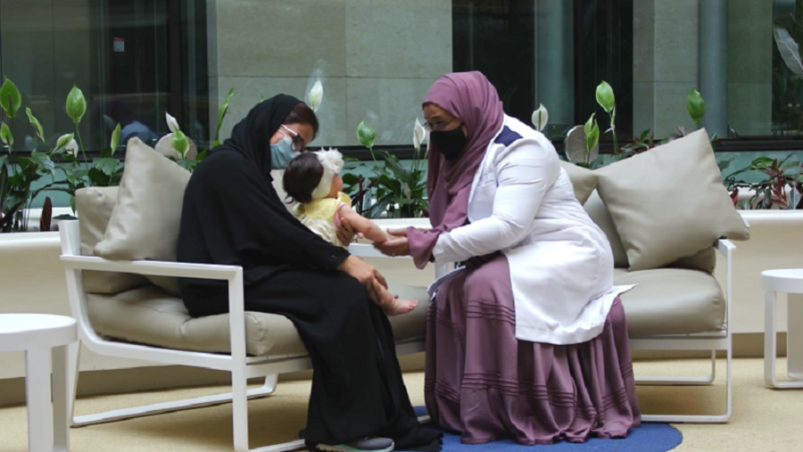 ما الذي يجعل من الطب الدقيق عاملًا حاسمًا في تشكيل مستقبل الرعاية الصحية؟