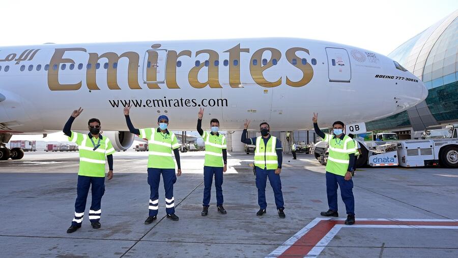 السلامة أولاً: طيران الإمارات تشغل أول رحلة تخدمها فرق ملقحة بالكامل عبر جميع نقاط الاتصال