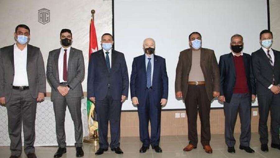 محافظ جرش يكرم أبوغزاله لفوزه بجائزة الأوسكار التعليمي كأبرز شخصية علمية عربية في 2020