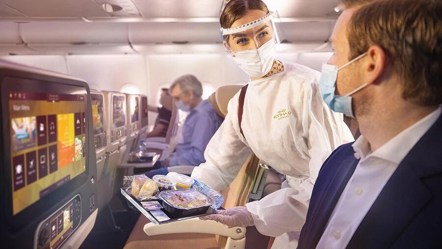 الاتحاد للطيران تمدد التأمين الصحي العالمي ضد كوفيد – 19