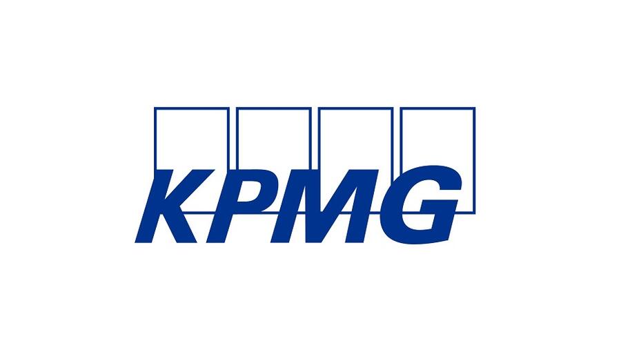 كي بي إم جي ترى القيادات النسائية أن الجائحة تمثل معادلاً محتملاً لتحقيق المساواة بين الجنسين، ولكن لا تزال هناك حاجة إلى إحراز تقدم كبير لتحقيق التكافؤ في مجالس الإدارة وفرق الإدارة