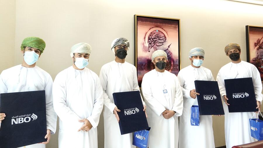 البنك الوطني العُماني يدعم الشباب العُماني المُبتكِر ويُكرم الفائزين في مسابقة للبرمجة Google HashCode
