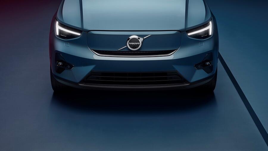 فولفو للسيارات تعتزم التحوّل كلّياً نحو السيّارات الكهربائية بالكامل بحلول عام 2030