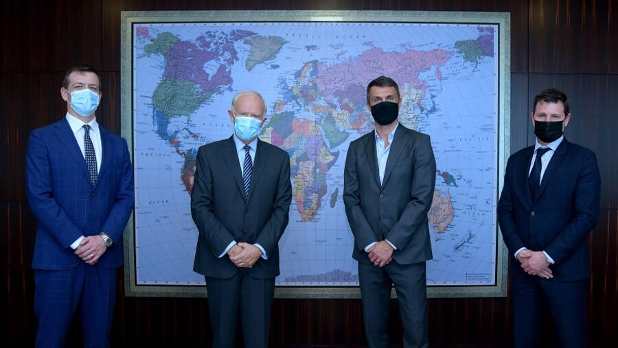 باولو مالديني يزور المقر الرئيس لمجموعة الإمارات