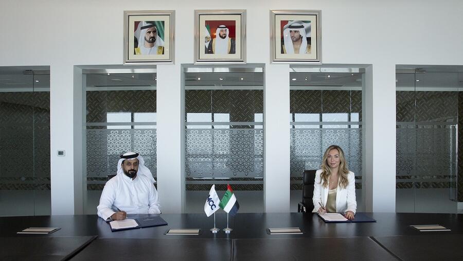 مركز دبي للسلع المتعددة يوقّع اتفاقية مع شركة ريت ديفيلوبمنت لبيع أرض في منطقة أبراج بحيرات جميرا بهدف بناء منشأة تعمل بتقنية البلوك تشين متخصصة بتنقية المعادن الثمينة وتخزينها