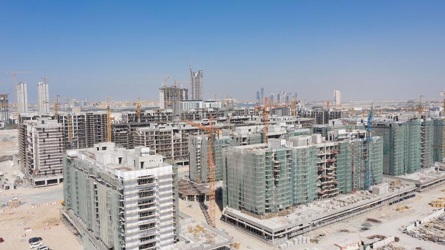 عزيزي للتطوير العقاري تعلن عن اكتمال مباني المرحلة الأولى في مشروعها ريفيرا بنسبة 78%