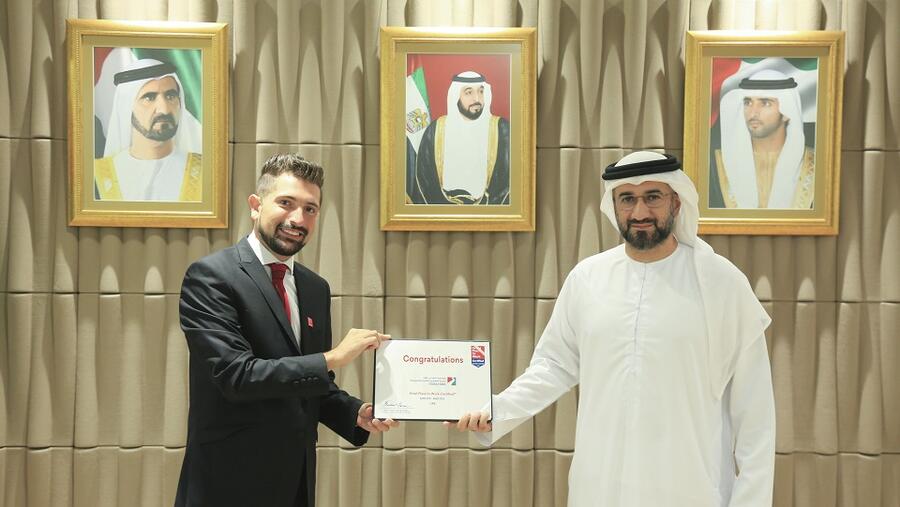 مؤسسة محمد بن راشد لتنمية المشاريع الصغيرة والمتوسطة  تحصل على شهادة الاعتماد كأفضل بيئة عمل