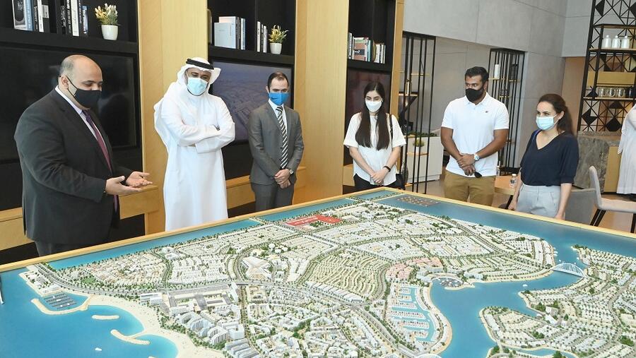 ديار المحرق تستقبل وفدًا من مجلس التنمية الاقتصادية في زيارة ميدانية  بأنحاء المدينة