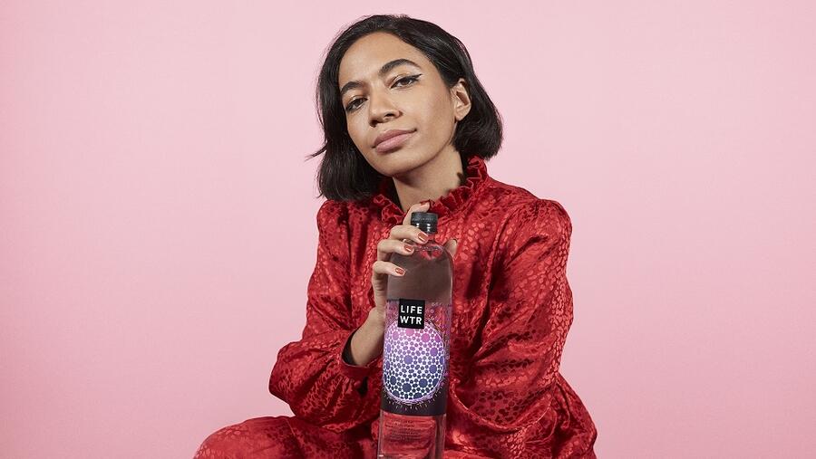 بيبسيكو تطلق علامتها الفاخرة LIFEWTR في الإمارات بتصاميم ملهمة لفنانين من المنطقة