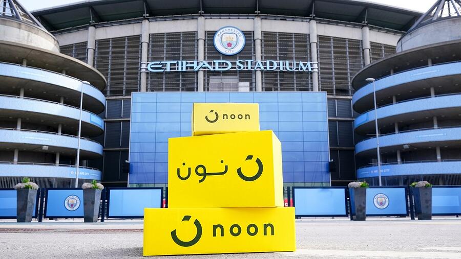 يعلن فريق مانشستر سيتي عن شراكة إقليمية مع شركة نون